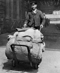 鉄道ポーター、ロンドン、1926-1927