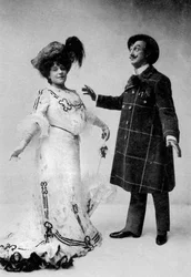 メダルとメイド、1909年からのシーンでエイダブランシュとJRヘイル