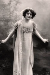 エイドリアン・アウガルデ1882-1913、イギリスの女優、1907