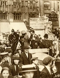 アルコックとブラウン…最初の無着陸大西洋横断飛行の後、ロンドン、1919年6月、1935年