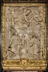 聖ヨセフの祭壇または聖家族の祭壇、高浮彫り、ジャコモ・ベルテシ、1668年、サンタ・マリア・アスンタ大聖堂、大聖堂、クレモナ、ロンバルディア州、イタリア（写真