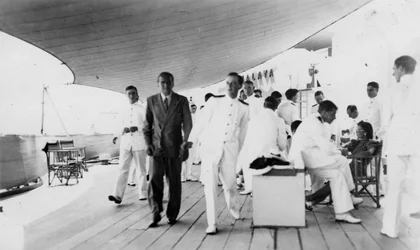 アメリカの俳優で映画監督のダグラスフェアバンクス、船上HMSマラヤ、ベニス、イタリア1938