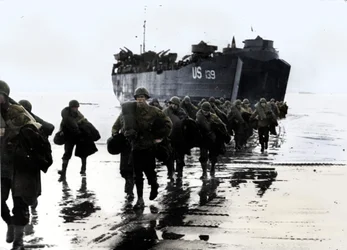 1944年にアメリカ軍がノルマンディーの砂浜に上陸