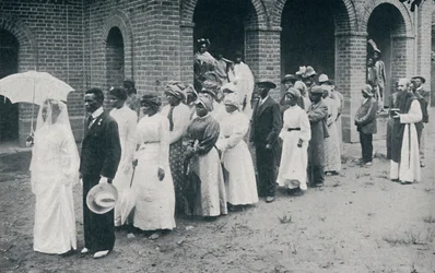 アフリカのキリスト教の結婚式の行列、1912