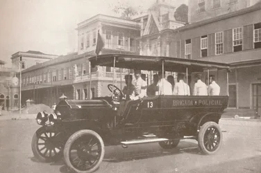 軍事警察の自動車、1914
