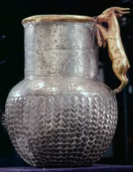 紀元前13世紀のラメセス2世の時代の古代エジプトの壺