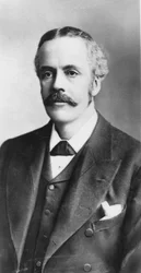 アーサージェームズバルフォー1848-1930、スコットランド生まれのイギリスの政治家で哲学者
