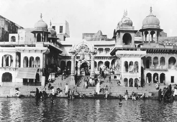 ヤムナ川のガートの水浴、ムトラ、1917年