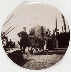「ビーチフォトグラファー」1890年頃
