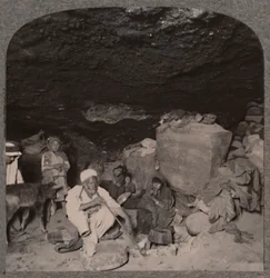 洞窟に住むベドウィンの洞窟住人、c1900