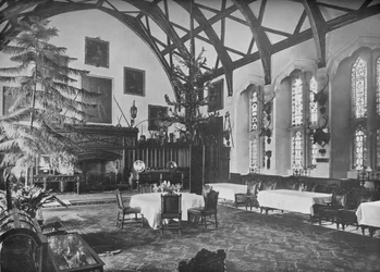 バークレー城、グロスター-主フィッツハーディンゲ、1910