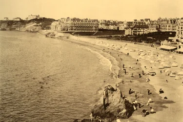 ビアリッツ-La Grande Plage、c1930。