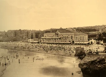 ビアリッツ-市営カジノとグランドプラージュ、c1930。