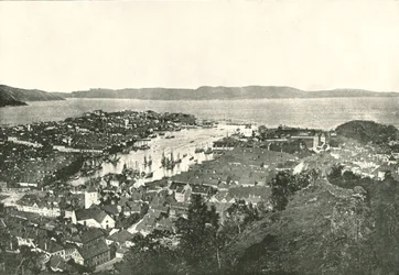 港の眺め、ノルウェー、ベルゲン、1895年。