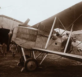 離陸しようとしているブレゲ複葉機、c1914-c1918