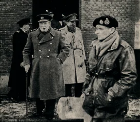 イギリスの首相が西部戦線を訪問、1944年、1945年。