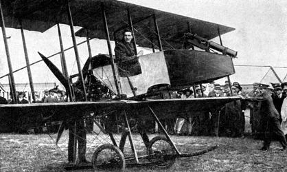 1914年の第一次世界大戦、速射砲を備えたイギリスの飛行機