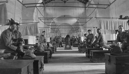 1916〜1917年、インドのアグラにあるイギリス軍の兵舎