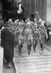 バグダッドへ向かう途中のイギリス軍、第一次世界大戦、1917年、c1920