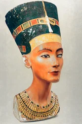ネフェルティティの胸像、古代エジプトのファラオアクヘナテンアメンホテプ4世の女王と妻