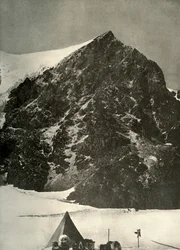 1908年、1909年、センチネルロックの下のフェラー氷河で12月17日キャンプ