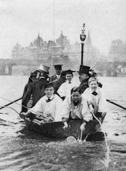 1926年から1927年にロンドンのテムズ川で境界線を打つ聖クレメントデーンズの合唱団