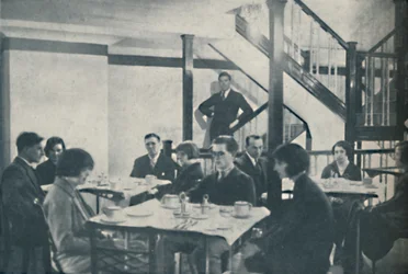 乗客と素晴らしい中央制御のキャビンのための快適さ、c1935