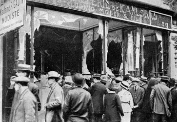 損傷したオーストリアの宝石商店、パリ、第一次世界大戦、1914年