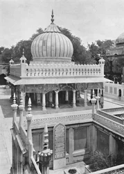 デリー。 -Nizam-ud-Dinの墓とジャハナラ王女、c1910。