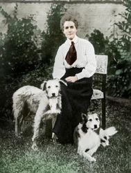 エディットカベルとペットの犬、c1915