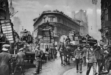ロンドン、ビリングスゲートの魚のポーター、1926年〜1927年