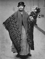 フラワーガール、ロンドン、1926-1927