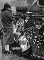 花売り、ピカデリーサーカス、ロンドン、1926-1927