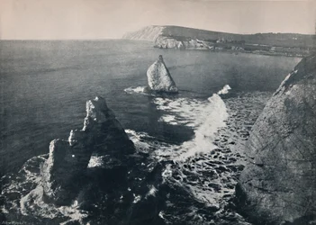 淡水湾-アーチ型の岩を示す。1895