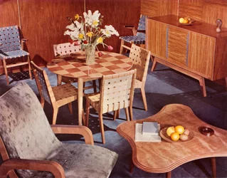 ニールモリスが設計し、H。モリス＆Co. Ltd.、1949年に製造された家具。