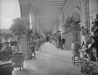 メキシコ市のLAパスヴィゼアイナス学校のギャラリー、c1897。