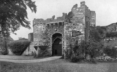 Beaumaris Castle、アングルシー、ウェールズ、1924-1926年へのゲートウェイ