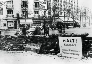 1940-1944年にパリを占領したドイツの検問所