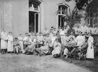 ドイツの看護師と患者、フランクフルトアムマイン、ドイツ、第一次世界大戦、1915