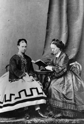 1864年のアンナチュッチェワとロシアの大公マリアアレクサンドロフナ