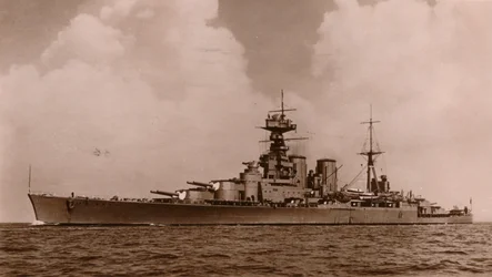 HMSフッド、1935
