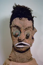人間の髪を持つハワイアンマスク