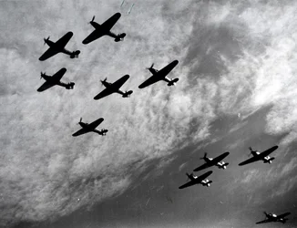 ホーカーハリケーンが編隊飛行、イギリスの戦い、第二次世界大戦、1940