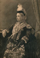 1887年、ウェストミンスター寺院のジュビリー記念で着用されたドレスを着た女王陛下