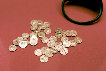 イギリスで発見されたローマの金貨の宝庫