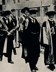 オックスフォードの名誉学位、1925年、1945年。