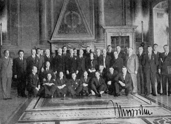 Il Duceポーズ、FAツアー、パラッツォディヴェネツィア、ローマ、イタリア、1933