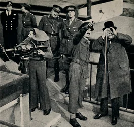 1941年10月17日、1945年の対空砲ピット。