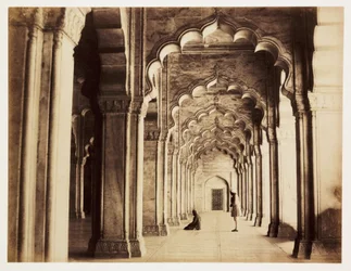 アグラ（インド）のパール・モスクの内部（1865年頃）1646年から1653年にかけて大理石で造られた