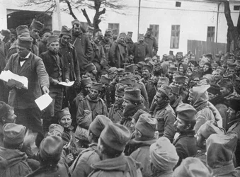 1915年にニッシュで数日間発行されたパスは負傷したセルビア軍に家を出ます